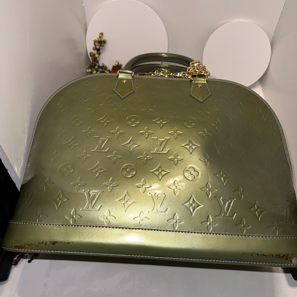 Louis Vuitton Alma GM Vernis Green Apple Givre AS IS - Picture 14 of 15